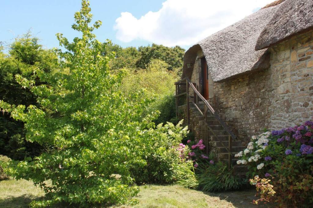 Studio Dans Une Chaumiere De Caractere Baud Exterior foto