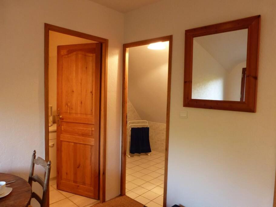 Studio Dans Une Chaumiere De Caractere Baud Exterior foto
